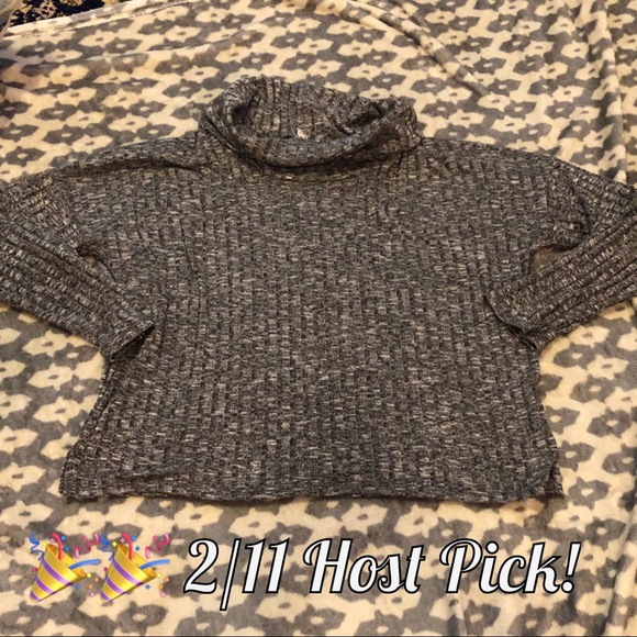 one clothing Tops - HP🎉 One Clothing Cowl Neck Gray Top
